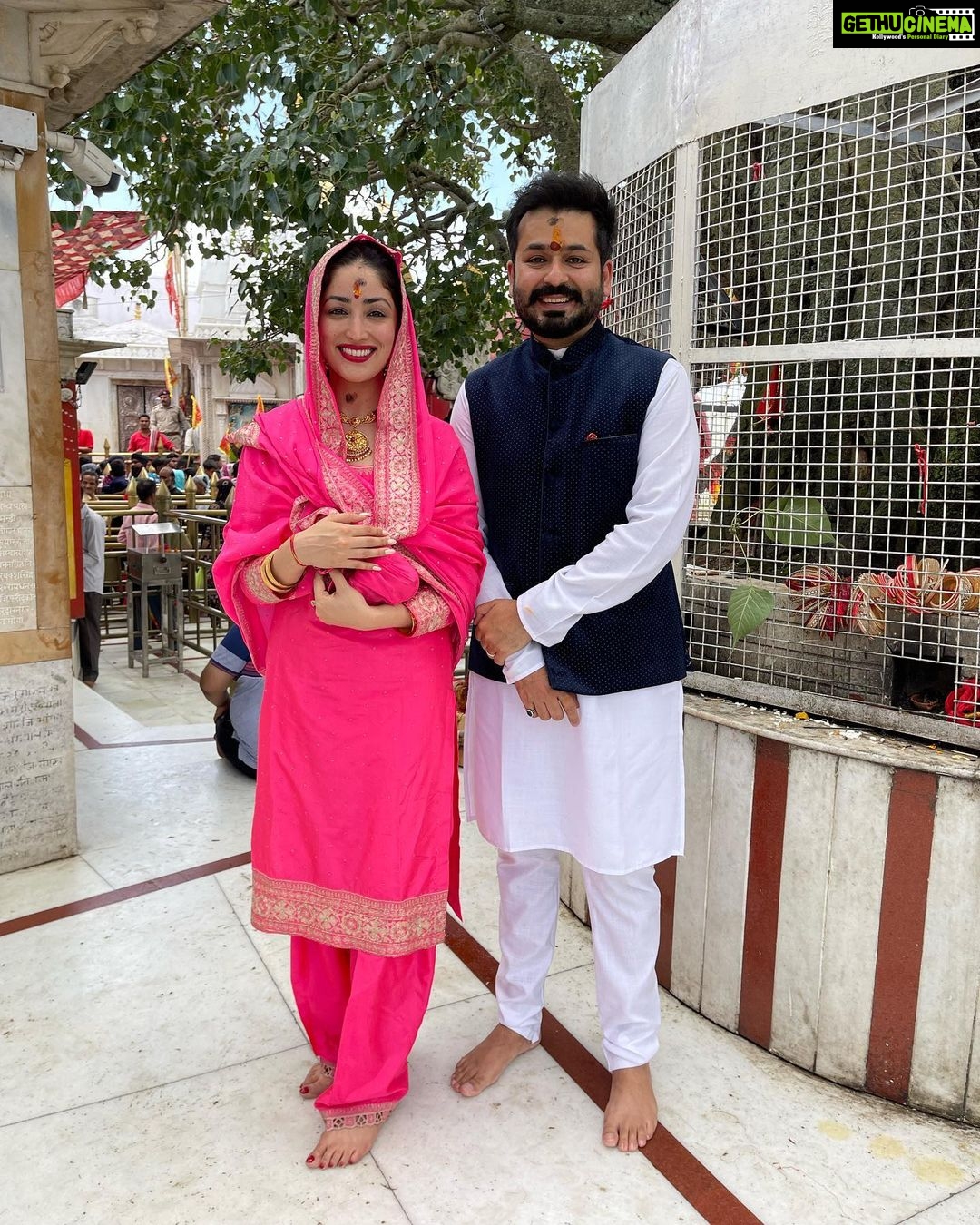 Yami Gautam Instagram - Took blessings at the divine Naina Devi/ नैना देवी mandir in my Dev-bhoomi, Himachal 🙏🏻😇