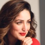 Yami Gautam Instagram - Super-thrilled to begin our glamorous new association - FacesCanada X Yami Gautam! #FacesGotYami 💕 Time to witness the awesome association of Yami’s glam and @FacesCanada’s high performance makeup. Faces Canada cosmetics has always been super comfortable & good for your skin, but now it’s just gotten Yami(ier) ! We all love makeup and end up wearing it for hours; so why not choose makeup that’s not only glam but also comfortable on your skin? Here’s looking forward to some exciting & fun work, together! 🤗 Stay tuned to watch more on #FacesGotYami & more amazing updates. #FacesGotYummy #FacesCanada #YamiGautam #Yami #NewFaceofFacesCanada #FaceReveal #AgainstUncomfortableBeauty