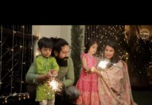 Yash Instagram - Moments that matter the most.. Happy Deepavali from ours to yours 🪔 ದೀಪಾವಳಿ ಹಬ್ಬದ ಶುಭಾಶಯಗಳು 🪔