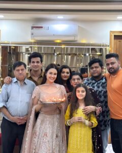 Yuvika Chaudhary Instagram - Happy Diwali everyone ❤️ Outfit- @lalitdalmiaofficial Styled by- @junejasanchi