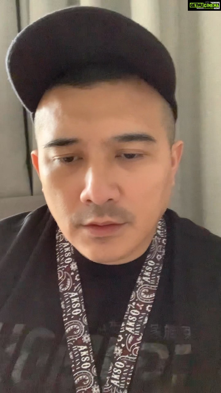 Aaron Aziz Instagram - Innalillahwainailaihirojiun Salam Takziah buat keluarga arwah. Saya tidak mengenali arwah Tapi have some respect guys. Allahumaghfirlaha warhamha Wa’fini wa’fuanha