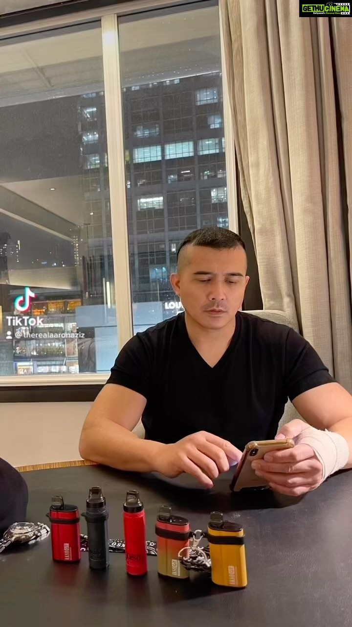 Aaron Aziz Instagram - Ada cerita di sebalik gambar in. Dtg ke Jakarta utk investment Tapi lain pulak di invest. Nanti kan video nya baru korang akan faham apa Abg Maksud kan. @officialaksomalaysia #AksoGT3500 #AksoGTAAseries #AksoHavana #Jakartainvestment #aaronaziz #TheVapeDon