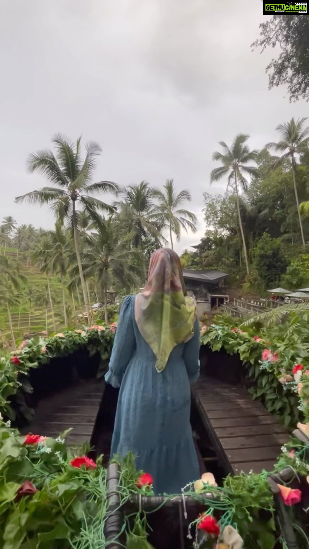 Aaron Aziz Instagram - Masya Allah Tabarakallah…. Missing Bali already. It was a beautiful break having my 3 children with me. Abit quiet now at home without the full squad. But Alhamdulilah for all the opportunities ALLAH swt has given us. Family, health, peace and protection are such a nikmah from ALLAH swt. ALLAHUMMA INNI AS’ ALUKA AL’AFIYAH Meaning: “O Allah, I ask you for Afiyah.” Afiyah is an all encompassing word referring to overall well-being. This can include health, wealth, and safety from anything that may be deemed as harmful. (Bali travel series @diyanahalikcom)