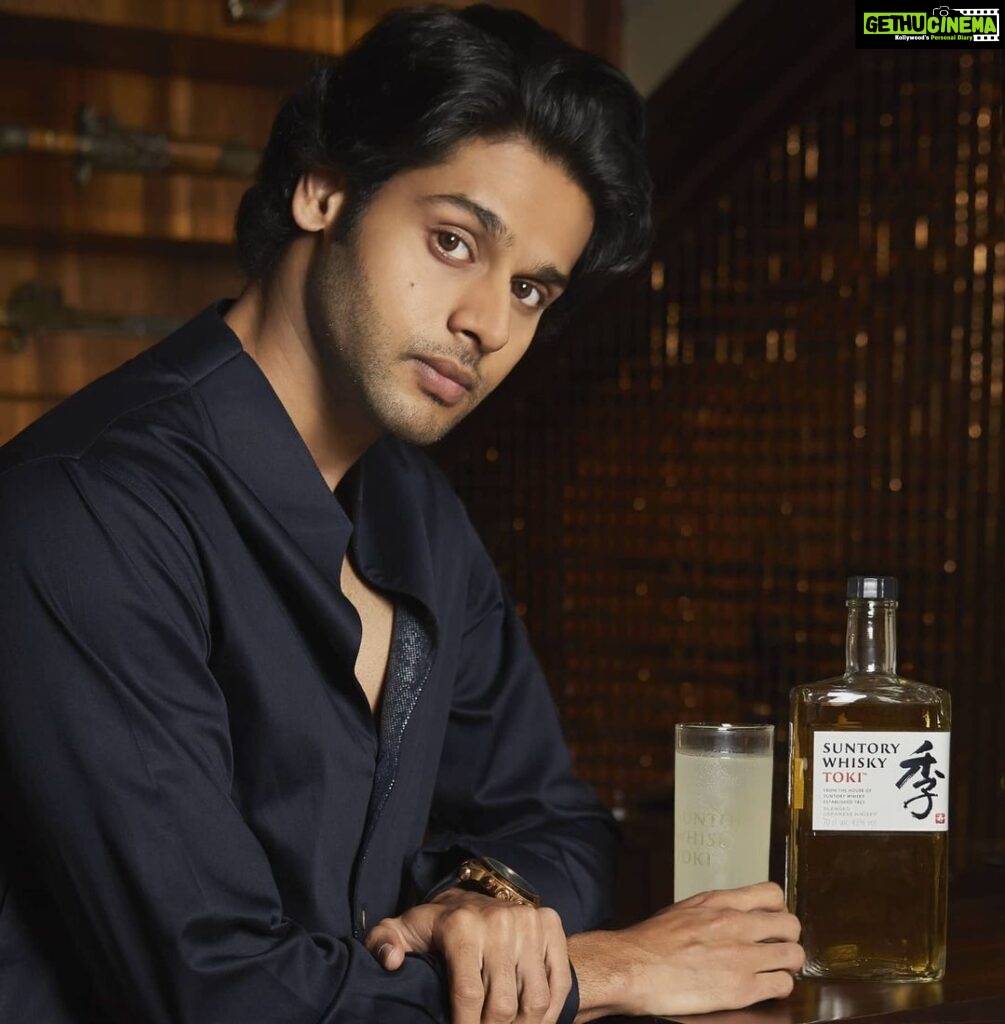 Abhimanyu Dasani Instagram - #collaboration with TOKI - The Japanese Blended Whisky from The House Of Suntory! TOKI is a blend of luxury whiskies from Japan's iconic Yamazaki, Hakushu and Chita distilleries. It’s timelessness and versatility as a whisky blend is inspired by reinvention. #Christmas #india #toki #suntorytoki #yamazaki #hakushu #chita #japanesecraftsmanship #tokitime #HouseOfSuntory #suntorytime -Drink Responsibly -The content is for people above 25 years of age only