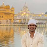 Abhimanyu Dasani Instagram - Thank God it's Monday #AnswerYourCalling Golden Temple Amritsar Punjab India