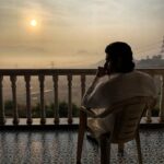 Abhimanyu Dasani Instagram - Watch more sunrises unless you watch #MeenakshiSundareshwar then watch more @netflix_in 😜 📸 @serial_blender
