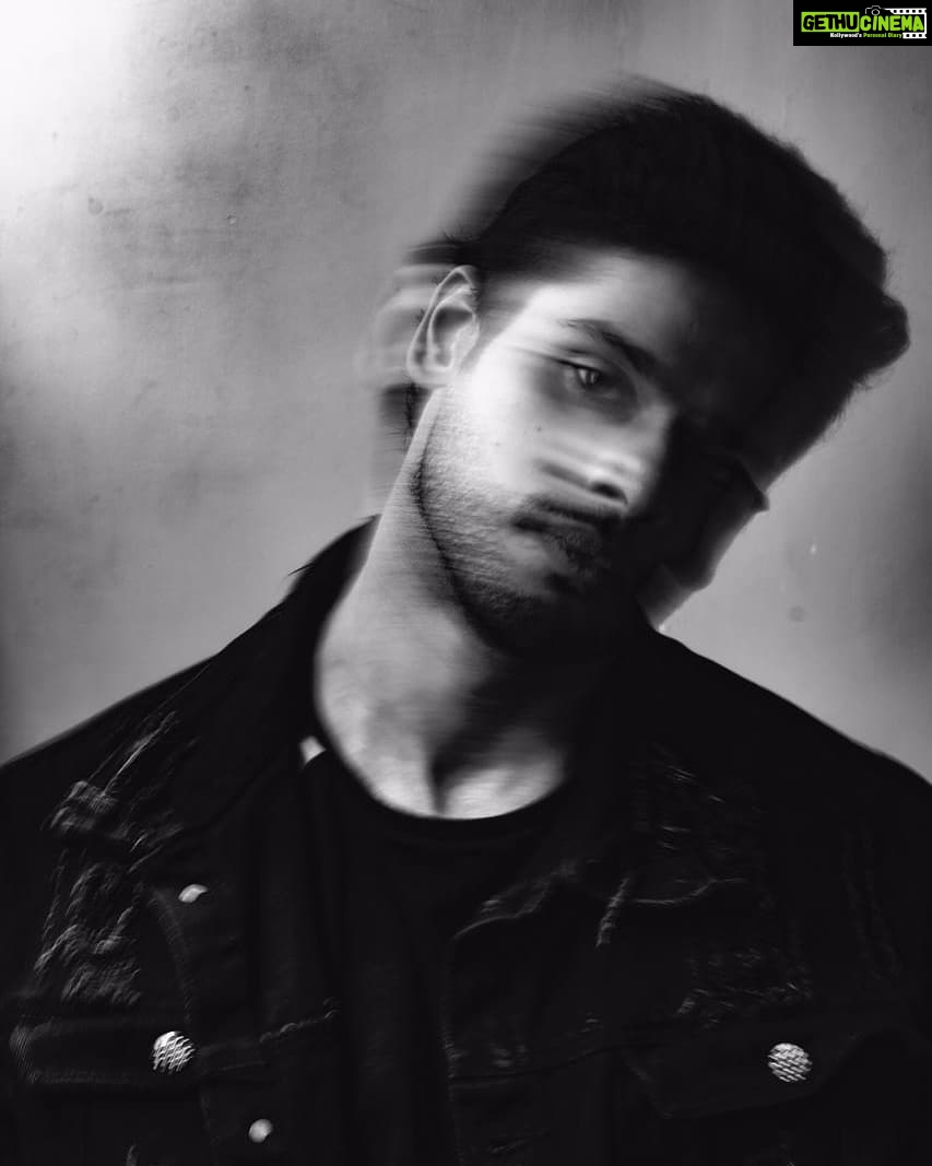 Abhimanyu Dasani Instagram - Lost in translation. 📸 @vaibhav.photograaphy Mumbai, Maharashtra