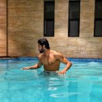 Abhimanyu Dasani Instagram - Testing the waters 🌊 India