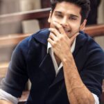 Abhimanyu Dasani Instagram - Enter your fav pick up line here Mumbai, Maharashtra