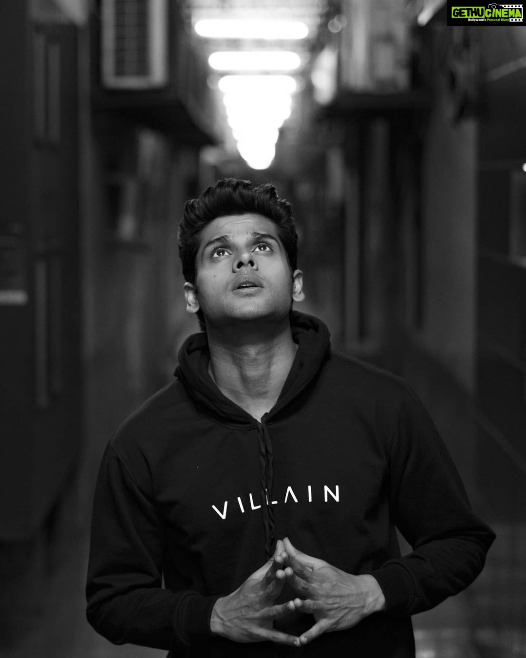 Abhimanyu Dasani Instagram - Good villian hunting 📸 @vaibhav.photograaphy Mumbai, Maharashtra