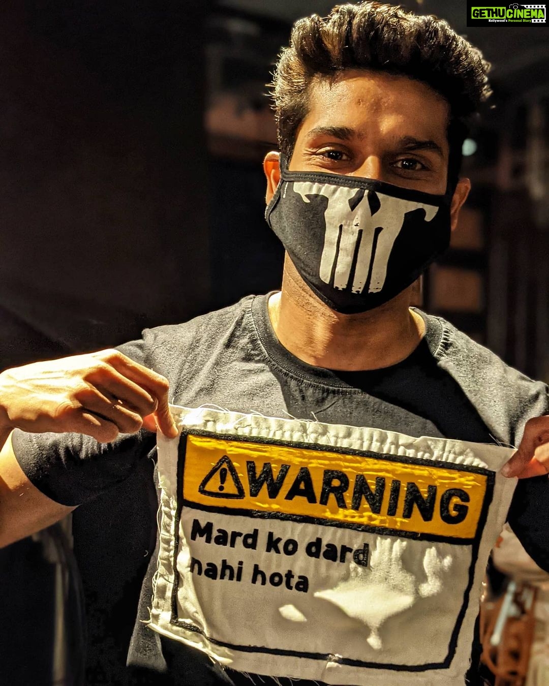 Abhimanyu Dasani Instagram - You Already Know ⚠️ 📸 @vasanbala 👕 @agrimabatra Mumbai, Maharashtra