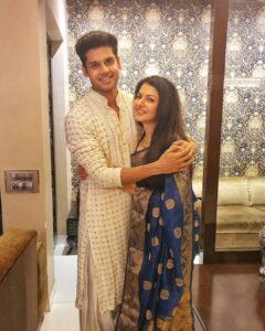 Abhimanyu Dasani Instagram - Light up your lives with hopes & dreams ✨
#diwali