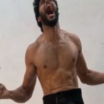 Abhimanyu Dasani Instagram – And this is what it feels like – #IsMardKoBhiDardNahiHota 😉
#DesiWolverine Salute to the original @thehughjackman
DoP @avantikadassani . Mr. Universe