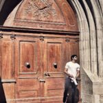 Abhimanyu Dasani Instagram - Daya Darwaza tod do. Oak-kay #doorsofinstagram Zürich, Switzerland