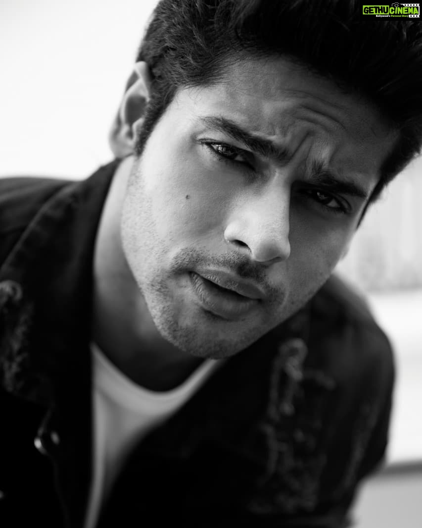 Abhimanyu Dasani Instagram - It's not what you look at it's what you see. . 📸@palashvphoto 💁🏼♂️@myrrajainmua Mumbai, Maharashtra