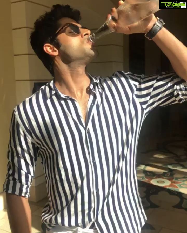 Abhimanyu Dasani Instagram - Paani toh.... You Already know 😉