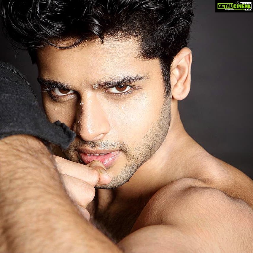 Abhimanyu Dasani Instagram - If you look that good after a workout you didn't have a good workout 🤷🏽♂️🙄 #doitforyou #NotForTheGram #ThankGodItsMonday #TruthFairy Mumbai, Maharashtra