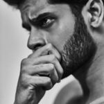 Abhimanyu Dasani Instagram - At first I didn't like my beard but then it grew on me 😝 . 📸 @frontrowgypsy 💁🏽‍♂️ @makeupbyriddhima