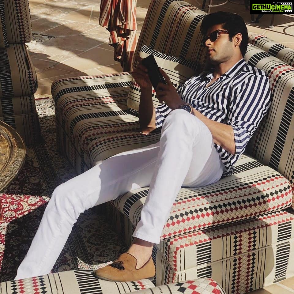 Abhimanyu Dasani Instagram - Game of Phones #nospoilers #keepguessing Arabian Court at One & Only Royal Mirage