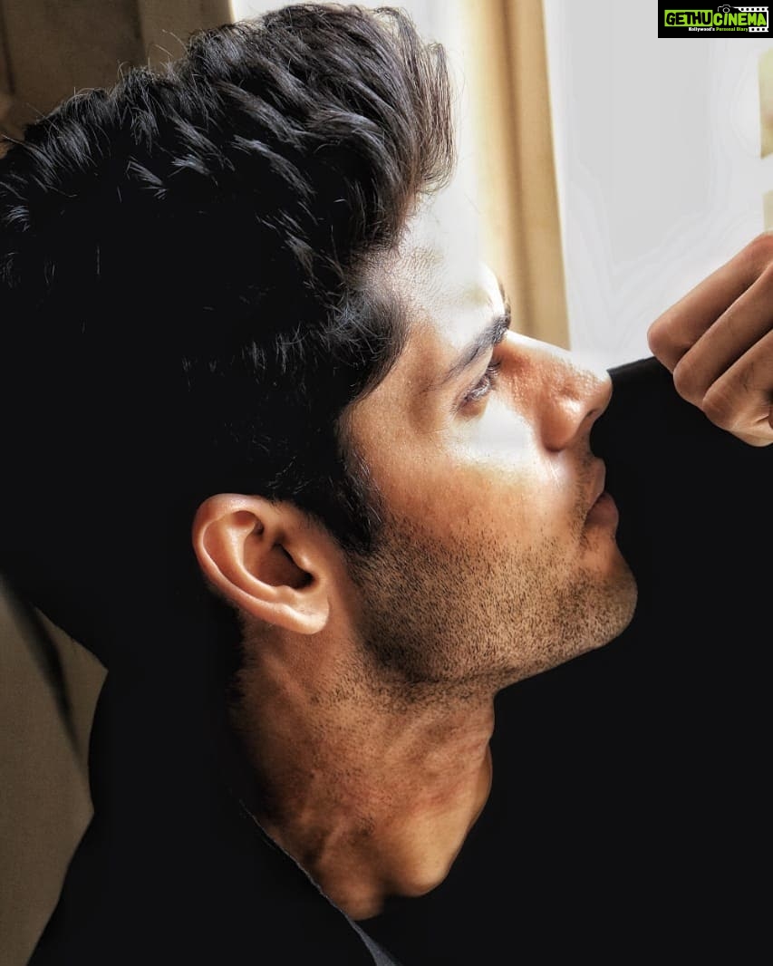 Abhimanyu Dasani Instagram - Smells like Teen Spirit. (Par aaj Kal fog chal raha tha na 😛) Los Angeles, California