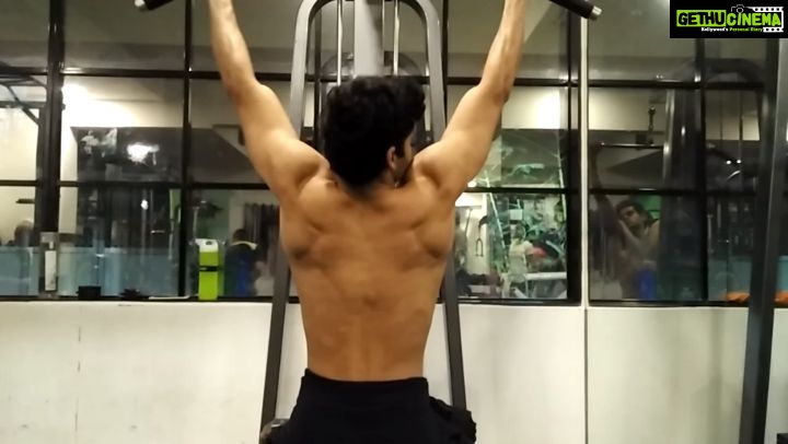 Abhimanyu Dasani Instagram - SURYA - Back to Back! #mardkodardnahihota Trained by @rajivsingh.sr At @unitedstrength #thankgoditsmonday #mondaymotivation