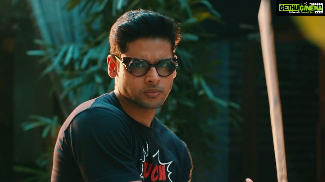 Abhimanyu Dasani Instagram - Kaun hai ye, Who is he? #Surya #sneakpeak #trailertomytrailer #MKDNH 🎥 @by.the.gram #repost @bookmyshowin