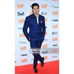 Abhimanyu Dasani Instagram - First Film First Festival First Red Carpet First Award. #PaaniTohPeenaPadega As @vasanbala said, this film was never meant to be made. It was never meant to reach festivals, and it was never meant to win amidst such exceptional films. But it did. The entire team of #MKDNH has shed blood, sweat and tears with a smile. The selection, the standing ovation, the win, the love we have received is both humbling and encouraging. Congratulations and thank you to everyone that's been a part of this journey. @vasanbala @prernasaigal @gulshandevaiah78 @radhikamadan @eshtylist @chowfin @wrkprint @rsvpmovies @shrutikarokade @mithiladesai @ankurva80 TIFF