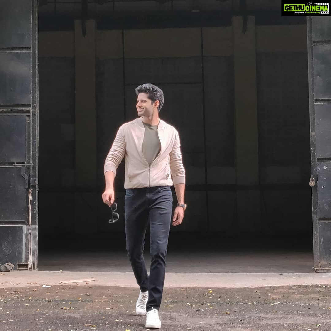 Abhimanyu Dasani Instagram - Work hard in silence, let the results speak. #WalktheTalk Film City