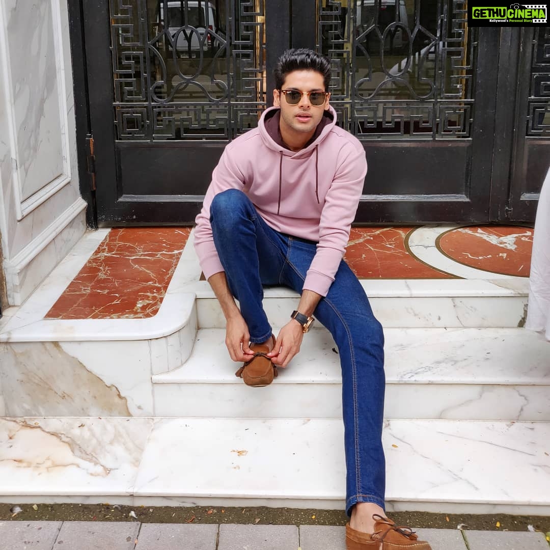 Abhimanyu Dasani Instagram - 🕶️ #photographer - @eshtylist