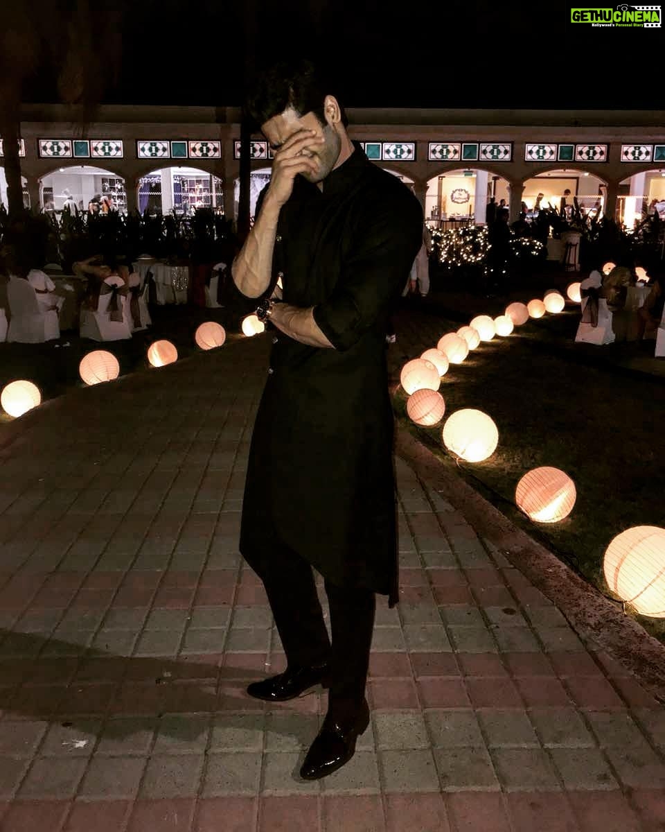 Abhimanyu Dasani Instagram - 🤦♂️ Goa, India