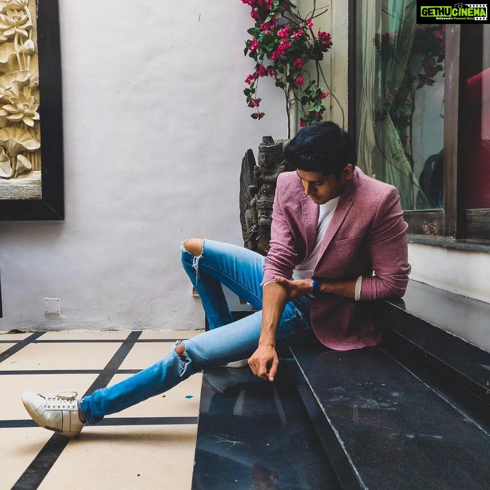Abhimanyu Dasani Instagram - When you get ready ....but your friends cancel #jomo