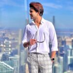 Abijeet Duddala Instagram - Ladke ka profile kaisa hain? . . . 📸 @_harshilthaker_ @roma.patell . . . #newyork #skyline #rooftop #nyc #sunshine New York City, N.Y.