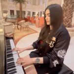 Adah Sharma Instagram - Guess the song 🤓 If you hear the piano at 3 am from the hotel lobby you know who it could be 🙃 While waiting for #StarKidRadhaSharma to get ready and come downstairs @adah_ki_radha #100YearsOfAdahSharma #adahsharma