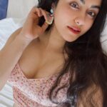 Adah Sharma Instagram - Love is…… ? Doing these romantic movies got me thinking hmmm yeh pyaar kya Hota hai? I have a one pager answer ok not one page 6 sentences ok maybe 3 .. for now it’s the print on my sweater top 🤓🥹I’d like to know your idea of Laooo… do share 🤓🤓🤓 P.S. I like that grainy filter so I put it on a few pics was lazy to put on all but look at them imagining the grainy filter glazed over them 😎🙃😅 #100YearsOfAdahSharma #adahsharma #love Leh Ladakh