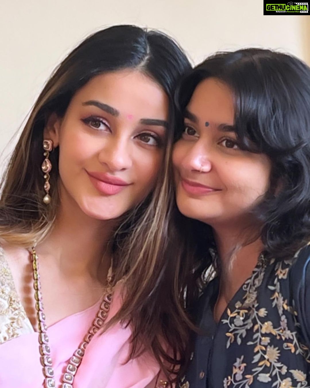 Aditi Arya - 20.9K Likes - 🪔