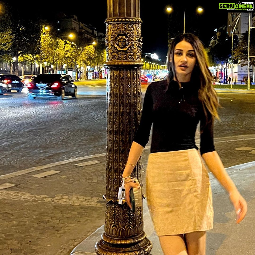 Aditi Arya Instagram - I tried video calling @sushrii here as she had mentioned her love for Champs-Élysées 2 years ago. We couldn’t get through the call but I dedicate this to some future where we’d cross the street together (and have the same photographer shoot it 🥸💃)