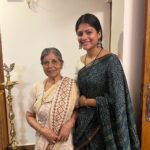 Aditi Balan Instagram – Mandatory Vijayadashami picture with akka , Ammama and dance class students. ❤️ forever grateful to my gurus.