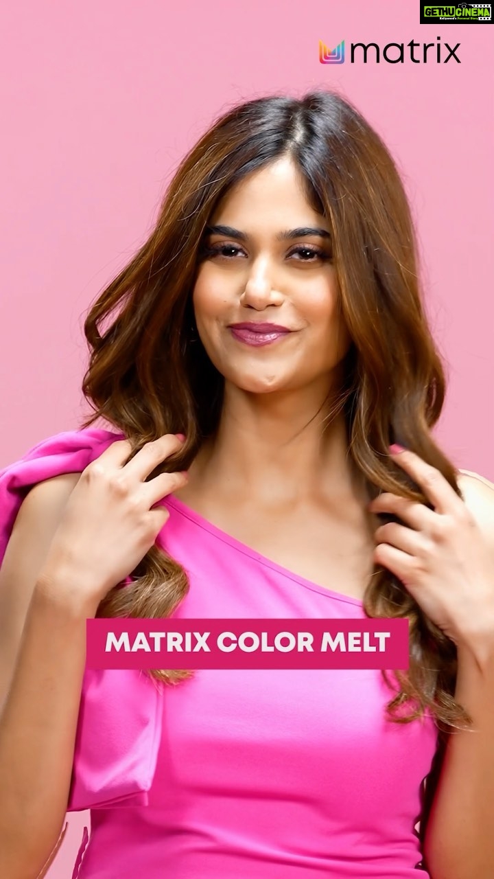 Aditi Sudhir Pohankar Instagram - Hey Guys! I had the chance to get the Hottest Hair Color Trend - MATRIX COLOR MELT on my hair! It’s a versatile, professional led technique that gives the hair a gorgeous blended look and I just can’t get over it!! My star hair expert from Matrix Benaifer gave me some amazing tips on how to style my new look! It’s super versatile, super trendy and suits me so well! I am so stoked with it 🥰💁🏻♀️ Hop on to this trend with me and head over to a Matrix salon to get your hair colored too! #matrix @matrixindia_lnc #matrixhairtransformers #matrixindia #matrixcolormelt