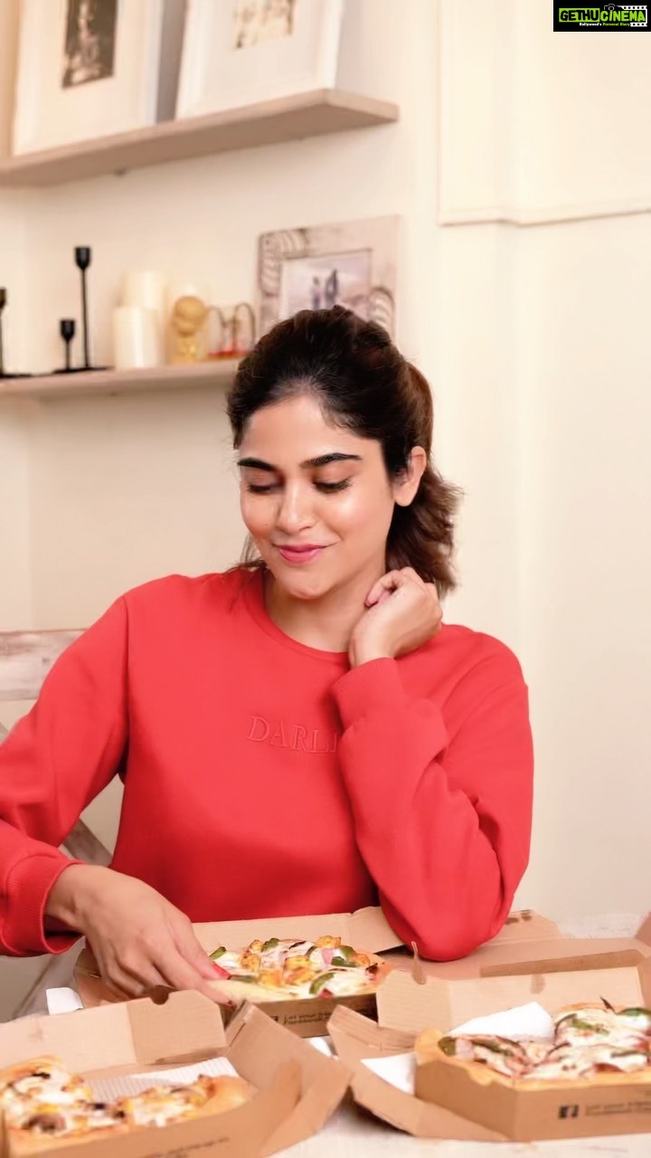 Aditi Sudhir Pohankar Instagram - Time to say goodbye to pizza cravings because @pizzahut_india’s #flavourfunpizzas are here. Starting at just 79!! Well, just #ShutUpAndTakeMyMoney #aaditipohankar #she #pizza #pizzalover #red #fun #funnyreels #dance #dancereels #dancechallenge #ootd #fashion #fashionista #instagood #instagram #instafashion