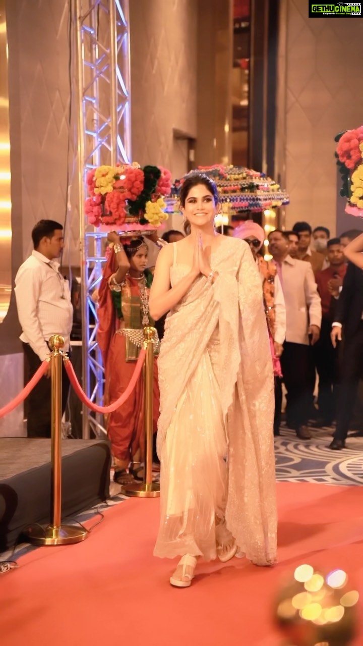 Aditi Sudhir Pohankar Instagram - Thank you so much @news18. . . . . ๐ธ @viplove_abhyankar Make up @sneharodricks Stylist @sheefajgilani assisted by @astha_kothari Hair @irshad__hair Stylist Outfit @jade_bymk Jewellery @popley.eternal . . . . #aaditipohankar #she #tumtum #happy #dance #instagood #instagram #instafashion #instareels #beauty #fashion #fashionnova #fashionista