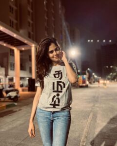 Aditi Sudhir Pohankar Instagram - For the T- Land ! When in Rome, do as the Romans do ! 
Time to get back to the Ammchi Mumbai ! 
Loved you Chennai ! ♥️🤛🏻
.
.
.
.
.
#aaditipohankar #she #happy #tamil #tamilland  #instagood #instagram #instalove #fun