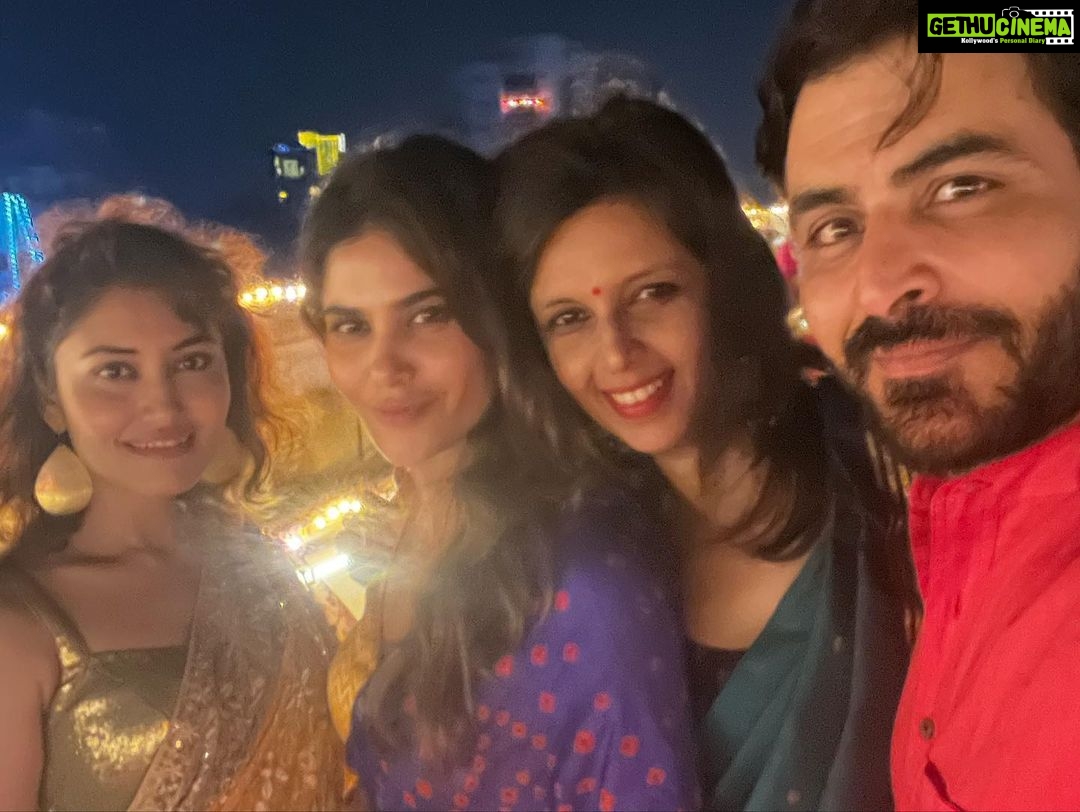 Aditi Sudhir Pohankar Instagram - And the festival brings us all together like every year. I’m so grateful to have you beautiful people in my life, my friends my family, Every moment is enjoyable only when there is someone to share that moment. Thank you for being a part of this journey called life. Wish you a very happy Diwali 🪔 @divya_jagdaleofficial @niveditabhattacharya.official @iamroysanyal @chandan.kowli @jhadisha @sassysaurav @pallavikowli @adityanarayanofficial @niveditapohankar @manavkaul #diwali #festive #love #light