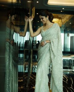 Aditi Sudhir Pohankar Instagram - With freedom comes responsibility, let’s all be responsible towards our beautiful country, and towards Mother Earth this 75 th year of Independence, Wish you all a very Happy Independence Day. 
.
.
.
.
.
📸 @viplove_abhyankar 
Make up @sneharodricks 
Hair @irshad__hair 
Stylist @sheefajgilani assisted by @astha_kothari 
Outfit @jade_bymk 
Jewels @popley.eternal 
.
.
.
.
#aaditipohankar #she #fashion #fashionstyle #fashionnova #fashionista #ootd #pic #picoftheday #photooftheday #photo #instagood #instagram #instafashion #instamood #happy #fun #beauty #beautiful #saree #sareelove #jade