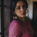 Ahana Kumar Instagram - staring into your soul from a far away time Shot by @nimishravi Love this look @brahma_hairandmakeup Wearing @santinni.in 💕