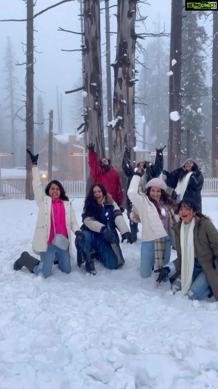 Ahana Kumar Instagram - 6 beautiful days with the girls in a nut-shell 🍁❄️🌲 Kashmir