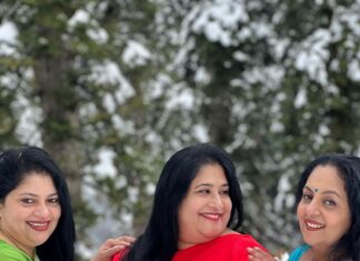 Ahana Kumar Instagram - Apparently , the greatest dream of my Mom and her Best-Friends from the time they were kids was to act in a movie and dance to a song sequence in Snow wearing a Saree. So we thought - why not bring that dream to life? 😜 Starring @sindhu_krishna__ , @hazeenaseyad and @sweetlife_from_sulus_kitchen ⭐️ Directed , Shot , Edited and some Choreography by Me 🌝 Major Choreography and some Production Design by our dance master Vikram @_diyakrishna_ 💃🏻