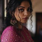 Ahana Kumar Instagram - staring into your soul from a far away time Shot by @nimishravi Love this look @brahma_hairandmakeup Wearing @santinni.in 💕