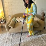 Aishwarya Lekshmi Instagram - #Kumari doing some Diwali cleaning before running out for promotions. @dyson_india #DysonIndia#DysonV12#DysonHome #gifted