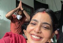 Aishwarya Lekshmi Instagram - Overwhelmed is an understatement! Team #Ammu ♥️♥️♥️♥️♥️♥️♥️ Explanation 1 : @charukeshsekar saying Amma thaaye pls go act 🤓 2 : @ksubbaraj sir creative producer ! How can i thank you ever for repeatedly trusting me and giving me ahhhmazing characters ! I love you! 3. Recoil 4. The bad boys gang 5 . @padmavathimalladi14 dont gooooooo 6 . Ammu and Ammaa 7. Antha dummu chetta chetharam moment with @apoorva_shaligram & @charukeshsekar 8. First day on set 🫣🤓 9. Last day on set 🤦🏼‍♀️ 10 : Root canal STAT