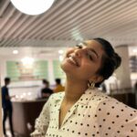 Aishwarya Lekshmi Instagram - For the love of Cinema 🤍 @styledbysmiji in @kharakapas for #KUMARI promotions . 📸 : @fasalhameed Shenoys Cinema